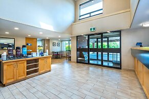 Comfort Inn Kingston - Highway 401