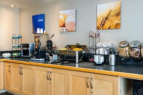 Comfort Inn Kingston - Highway 401