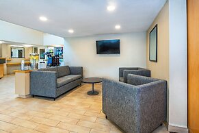Comfort Inn Kingston - Highway 401