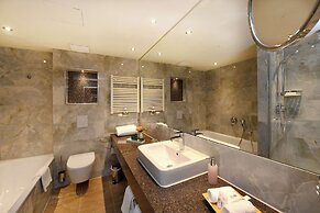 Best Western Plus Delta Park Hotel