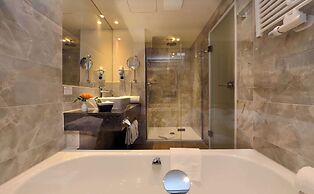 Best Western Plus Delta Park Hotel