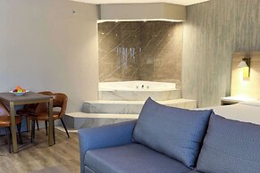 Radisson Hotel Montreal Airport