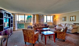 Holiday Inn Vancouver Centre by IHG