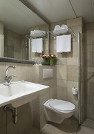 Jrose Hotel