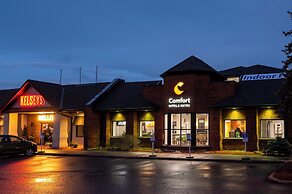 Comfort Hotel & Suites