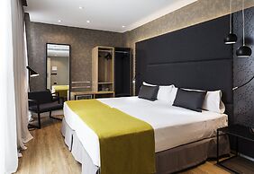 Catalonia Giralda Hotel