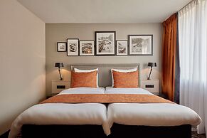 Carlton Square Hotel
