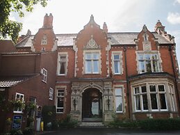 Oaklands Hall Hotel Grimsby