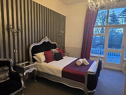 Oaklands Hall Hotel Grimsby