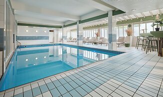 Carlton Oasis Hotel