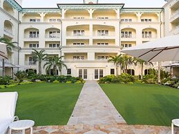Eau Resort & Spa
