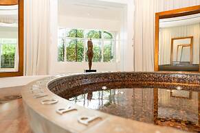 Eau Resort & Spa