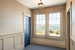 Harbor View Hotel