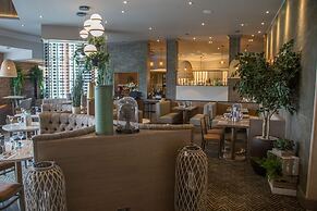 Riverside Lodge Hotel