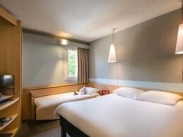 ibis Gap Centre