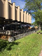 Greenwood Inn & Suites