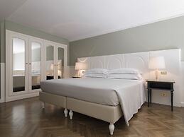 Plaza Hotel Lucchesi