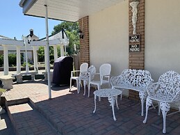 Sword Motor Inn