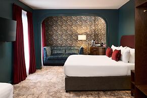 The House Hotel
