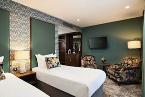 The House Hotel