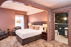 The House Hotel