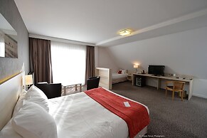 Best Western Plus Hôtel Le Roof