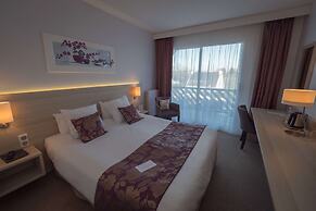 Best Western Plus Hôtel Le Roof