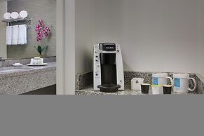 Toronto Don Valley Hotel and Suites