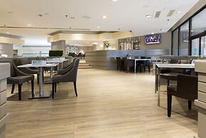 Toronto Don Valley Hotel and Suites