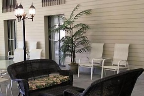 Thompson's Best Value Inn & Suites