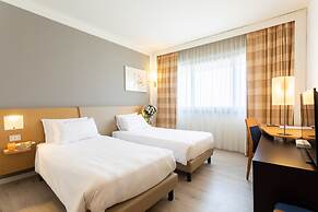 Living Place Hotel