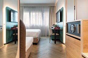 Living Place Hotel