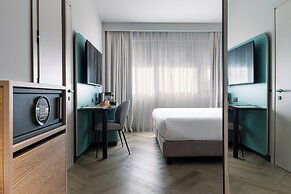 Living Place Hotel