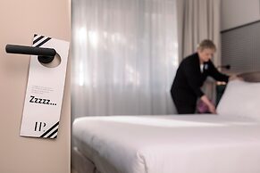 Living Place Hotel