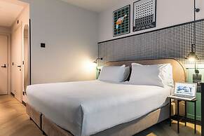 Living Place Hotel