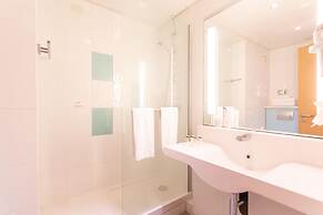 Living Place Hotel