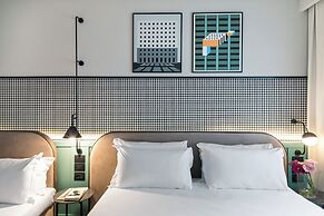 Living Place Hotel
