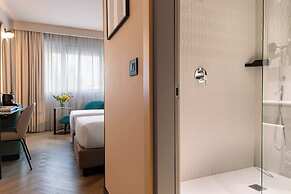 Living Place Hotel