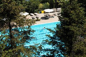 Living Place Hotel