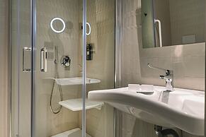Living Place Hotel