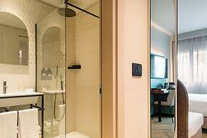 Living Place Hotel