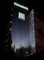 Living Place Hotel