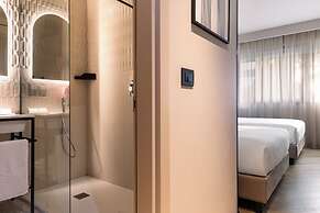 Living Place Hotel