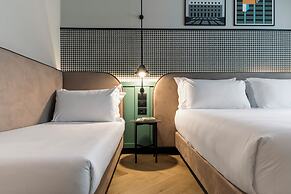 Living Place Hotel