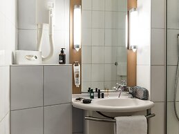 ibis Sion Hotel