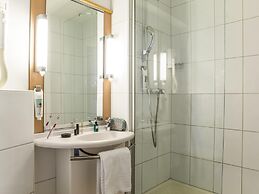 ibis Sion Hotel