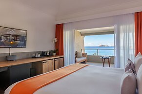 Christopher Hotel
