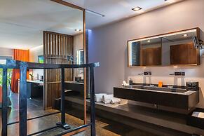 Christopher Hotel