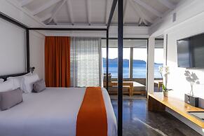 Christopher Hotel