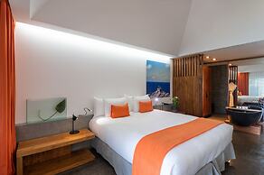Christopher Hotel
